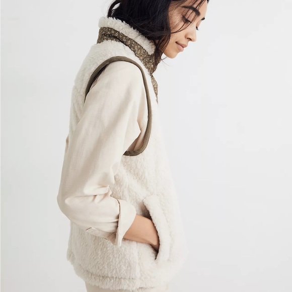 Madewell (Re)sourced Faux-Shearling Vest in Colorblock - Picture 2 of 5